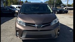 2019 Toyota Sienna XLE 7-Passenger FWD with Auto-Access Seat