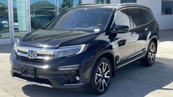 2021 Honda Pilot Touring w/Rear Captain's Chairs