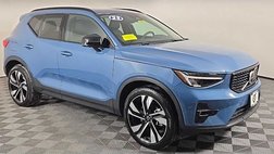 2023 Volvo XC40 B5 Plus Dark Theme