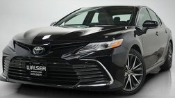 2022 Toyota Camry Hybrid XLE