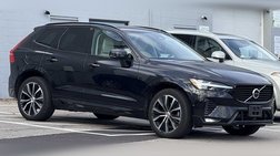 2023 Volvo XC60 B5 Plus Dark Theme
