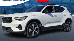 2025 Volvo XC40 B5 Plus Dark Theme
