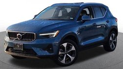 2025 Volvo XC40 B5 Plus Bright Theme