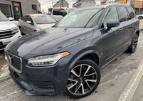 2021 Volvo XC90 T6 Momentum 6-Passenger
