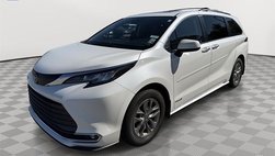 2021 Toyota Sienna XLE
