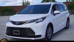 2022 Toyota Sienna LE 8-Passenger