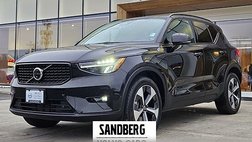 2023 Volvo XC40 B5 Plus Dark Theme