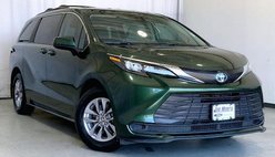 2024 Toyota Sienna LE 8-Passenger