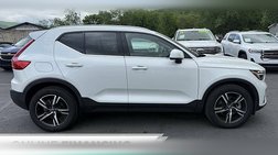 2023 Volvo XC40 B5 Plus Bright Theme