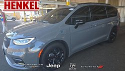 2025 Chrysler Pacifica Hybrid Premium S Appearance