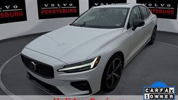 2024 Volvo S60 B5 Plus Dark Theme