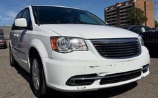 2016 Chrysler Town and Country Touring