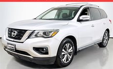 2017 Nissan Pathfinder SL