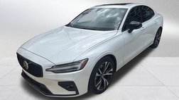 2024 Volvo S60 B5 Plus Dark Theme