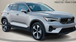 2023 Volvo XC40 B5 Plus Bright Theme