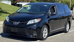 2020 Toyota Sienna LE 7-Passenger Auto Access Seat