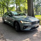 2022 Volvo S60 B5 R-Design