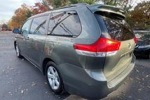 2011 Toyota Sienna LE 8-Pass V6