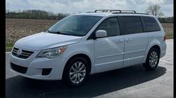 2013 Volkswagen Routan SE