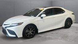 2022 Toyota Camry Hybrid SE