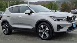 2025 Volvo XC40 B5 Plus Bright Theme