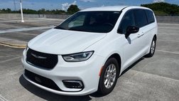 2024 Chrysler Pacifica Touring