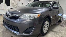 2014 Toyota Camry LE - LOW MILES 81k -