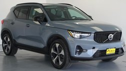 2023 Volvo XC40 B4 Ultimate Dark Theme