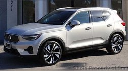 2025 Volvo XC40 B5 Plus Bright Theme