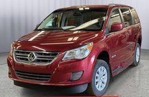 2012 Volkswagen Routan SE