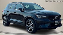 2023 Volvo XC40 B5 Plus Dark Theme