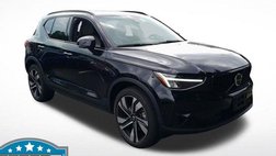 2024 Volvo XC40 B5 Plus Dark Theme