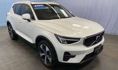 2025 Volvo XC40 B5 Plus Bright Theme