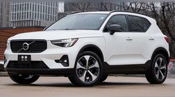 2025 Volvo XC40 B5 Plus Dark Theme