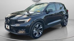 2024 Volvo XC40 B5 Plus Dark Theme