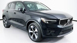 2025 Volvo XC40 B5 Plus Bright Theme