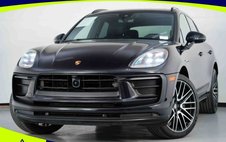 2023 Porsche Macan Base