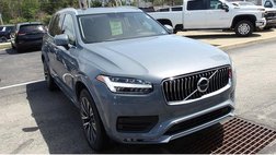 2022 Volvo XC90 T6 Momentum 6-Passenger
