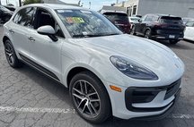 2022 Porsche Macan Base