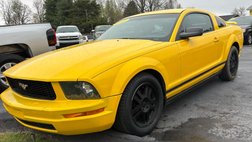 2005 Ford Mustang 2dr Cpe Deluxe