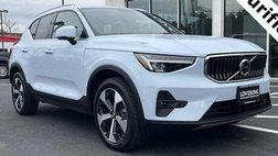 2025 Volvo XC40 B5 Plus Bright Theme