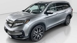 2019 Honda Pilot Touring w/Rear Captain's Chairs