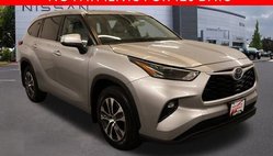 2022 Toyota Highlander Hybrid XLE