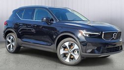 2025 Volvo XC40 B5 Core Bright Theme
