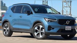 2023 Volvo XC40 B5 Plus Dark Theme