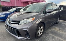 2018 Toyota Sienna LE 7-Passenger FWD with Auto-A
