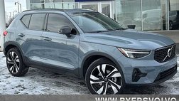 2023 Volvo XC40 B5 Plus Dark Theme