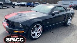 2005 Ford Mustang GT Deluxe