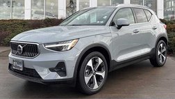 2025 Volvo XC40 B5 Plus Bright Theme
