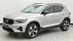 2025 Volvo XC40 B5 Plus Dark Theme